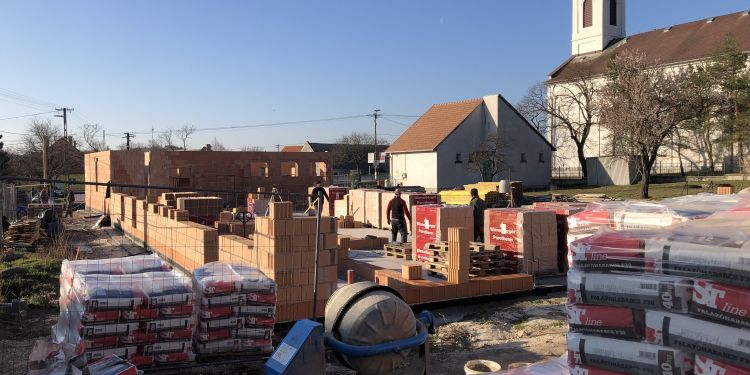 Középületek generálkivitelezési munkái