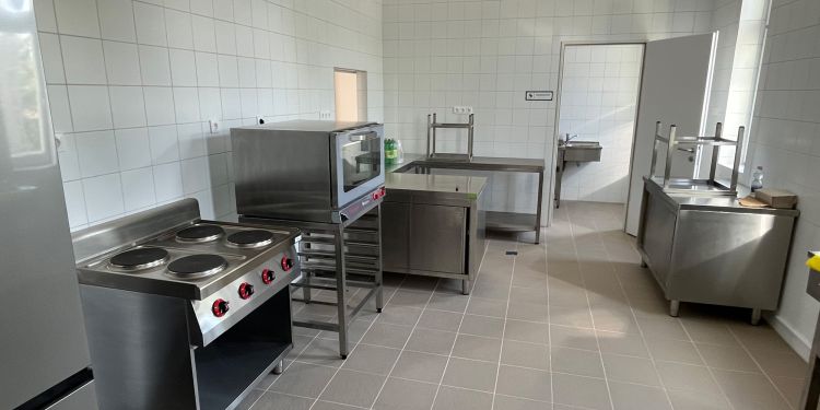 Középületek generálkivitelezési munkái