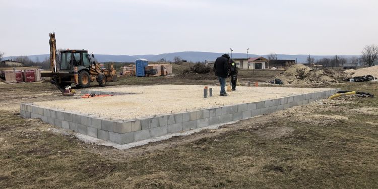 Családi házak szerkezetkész és kulcsrakész generálkivitelezése