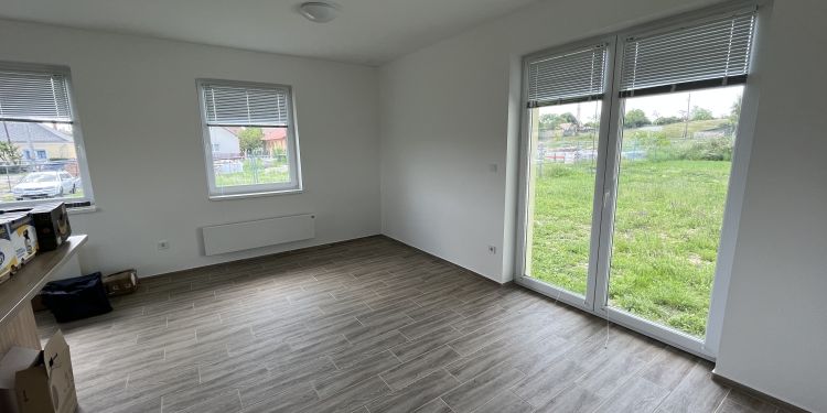 Családi házak szerkezetkész és kulcsrakész generálkivitelezése