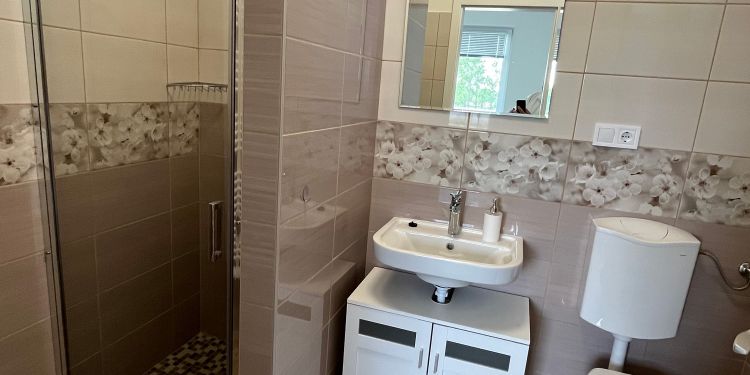 Családi házak szerkezetkész és kulcsrakész generálkivitelezése