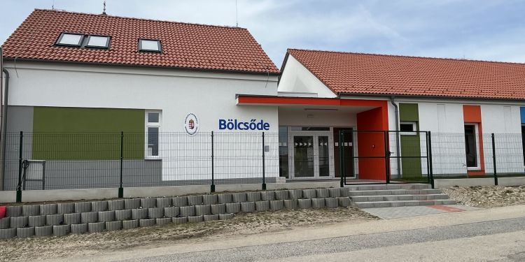 Középületek generálkivitelezési munkái