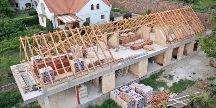 Tetőszerkezetek építése