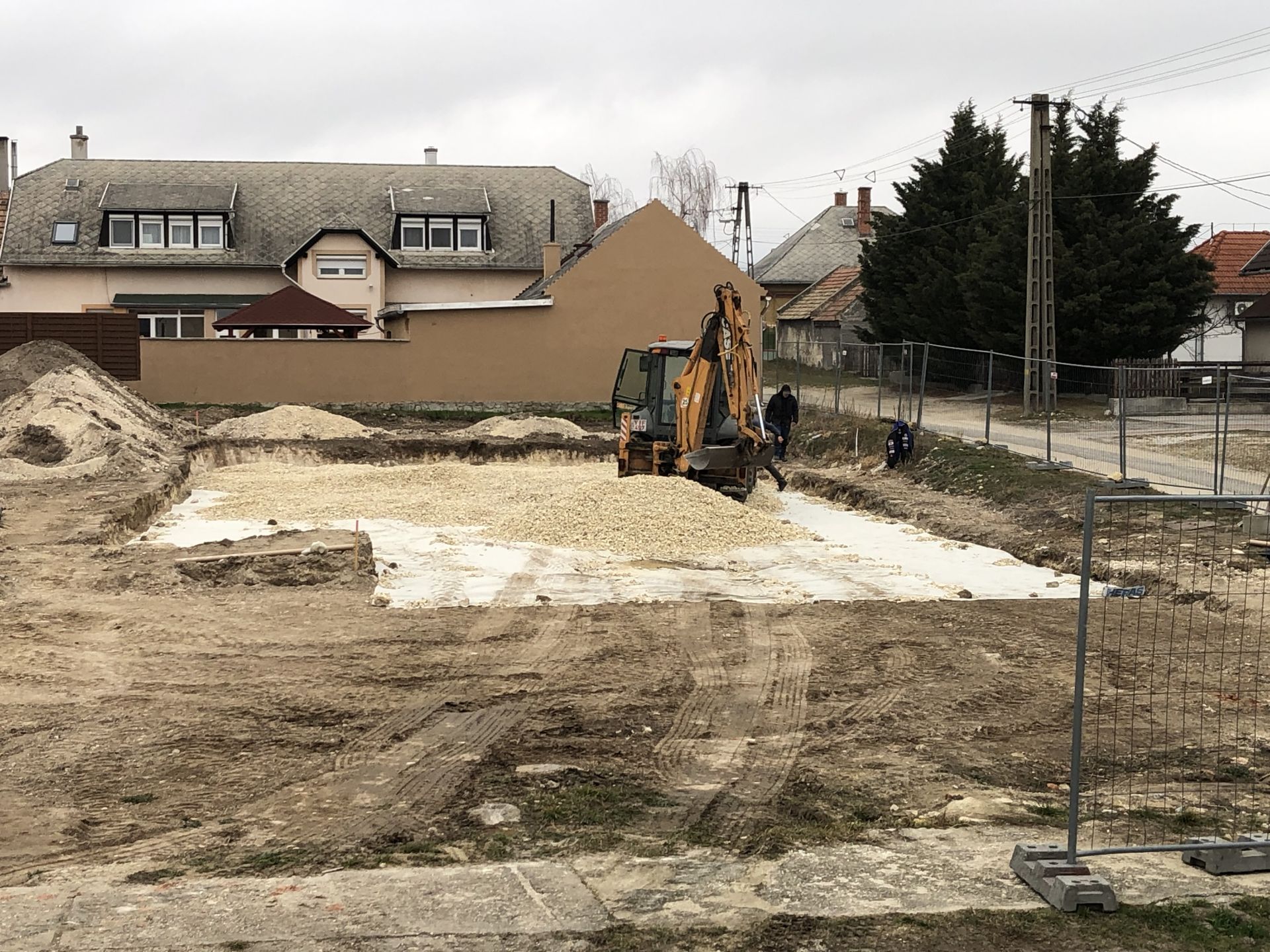 Bölcsőde építése Öskün