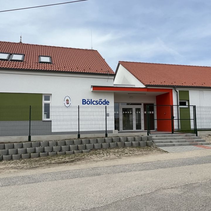 Bölcsőde építése Öskün